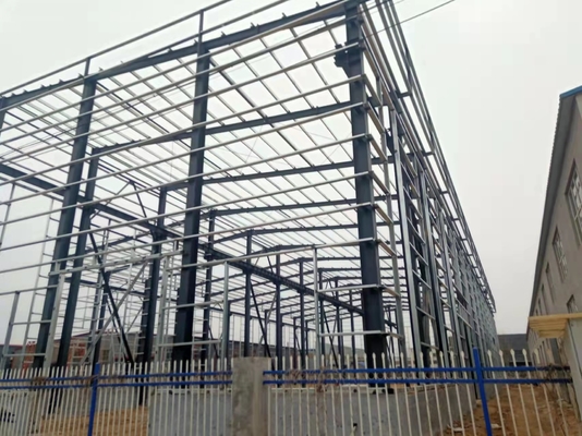 স্যান্ডউইচ প্যানেল সহ বোল্ট সংযোগ বড় স্প্যান প্রিফেব্রিকেটেড স্টিল স্ট্রাকচার ওয়ার্কশপ